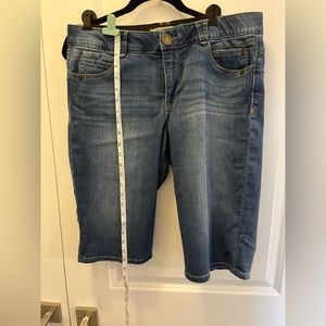 Democracy brand shorts, blue, stretchy waist